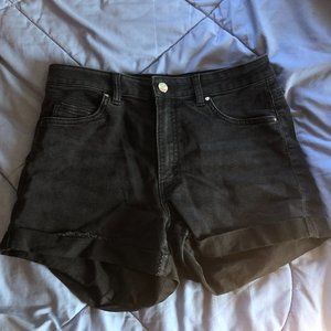 H&M BLACK DENIM SHORTS